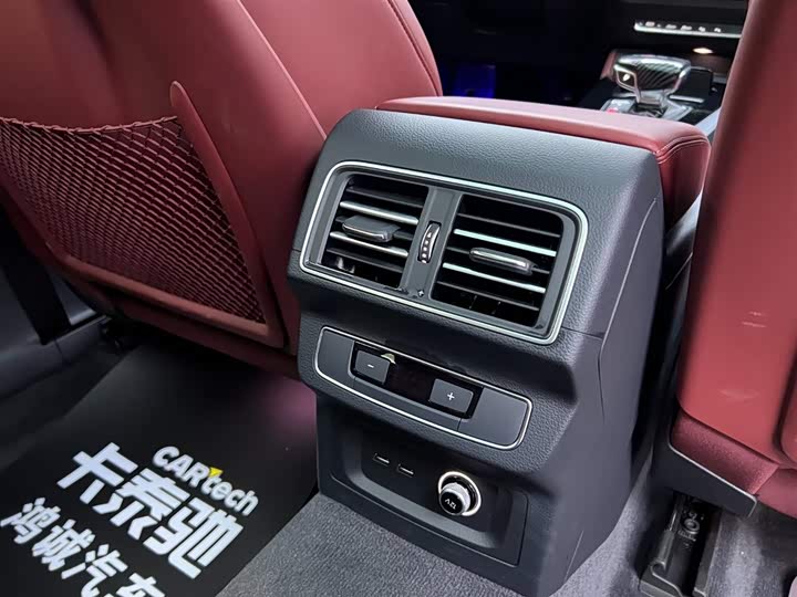 Фото 28 - Audi Q5L