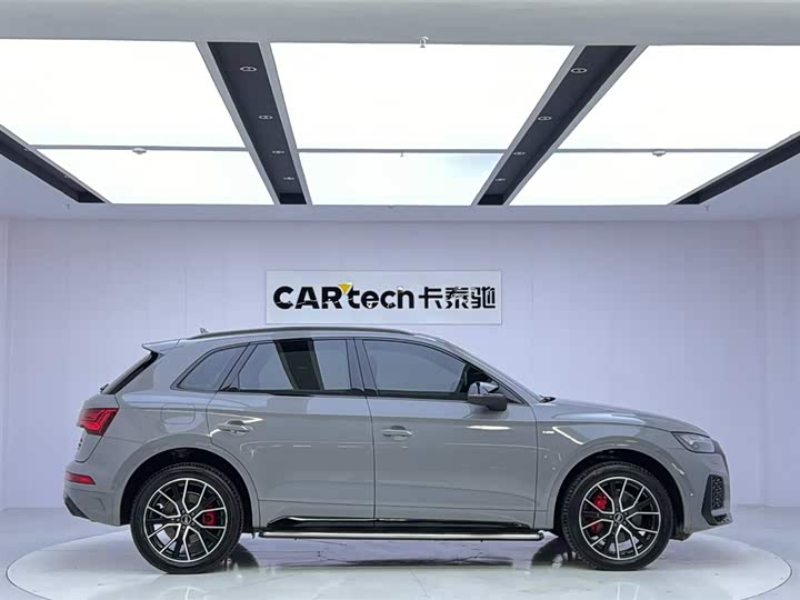 Фото 6 - Audi Q5L