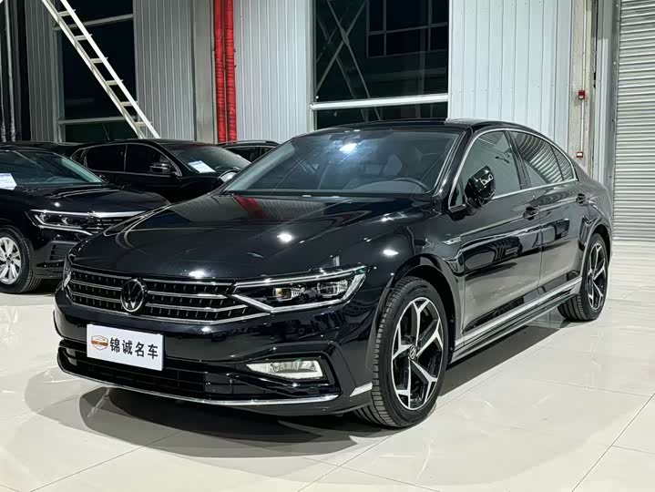 Фото 1 - Volkswagen Magotan