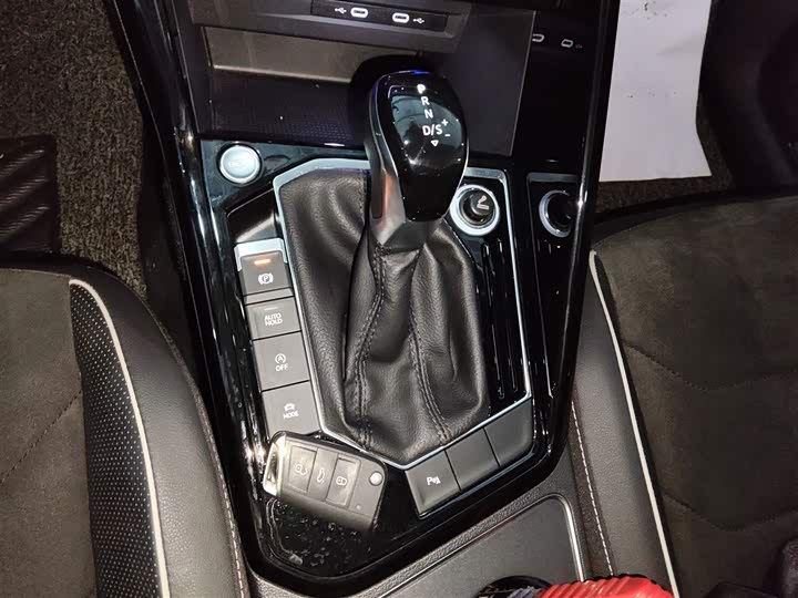 Фото 14 - Volkswagen Tayron