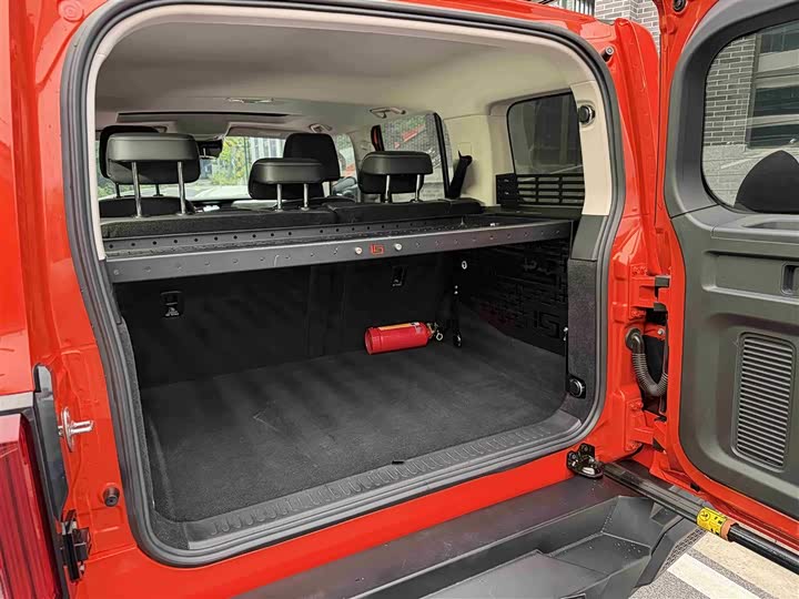 Фото 13 - Tank 300