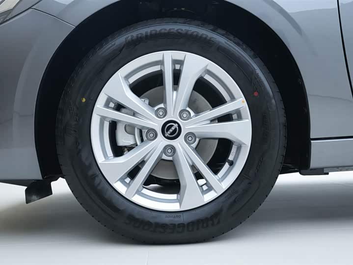 Фото 21 - Nissan Sylphy