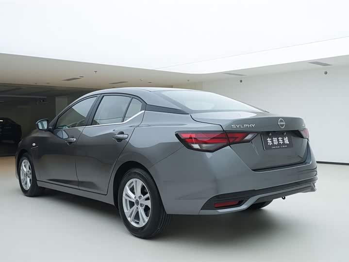 Фото 5 - Nissan Sylphy