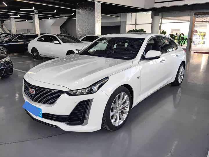 Фото 1 - Cadillac CT5