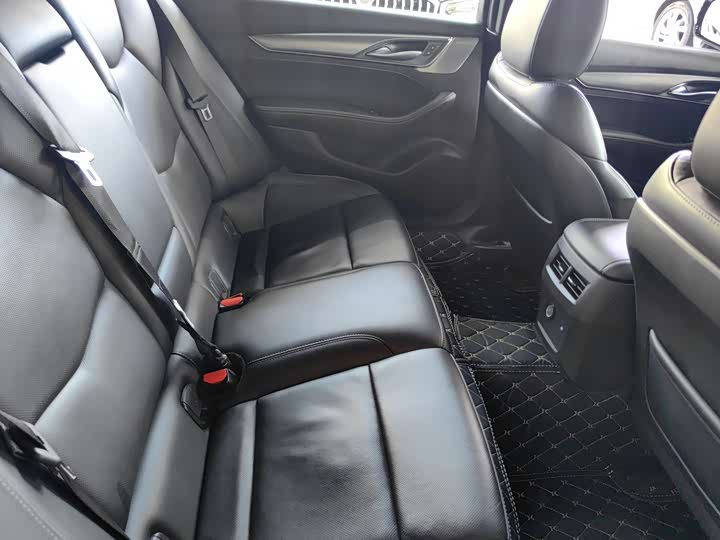 Фото 10 - Cadillac CT5