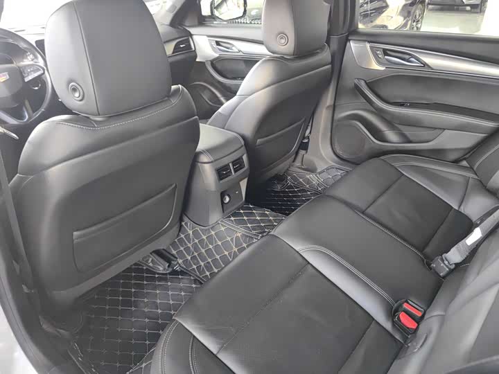 Фото 13 - Cadillac CT5