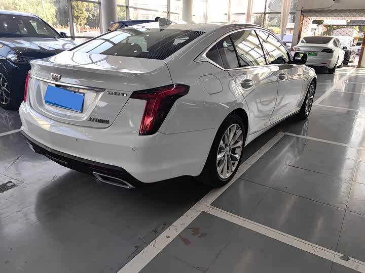Фото 16 - Cadillac CT5