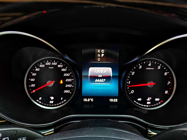 Фото 16 - Mercedes-Benz V-Class