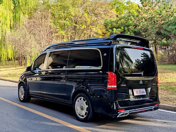 Фото 17 - Mercedes-Benz V-Class