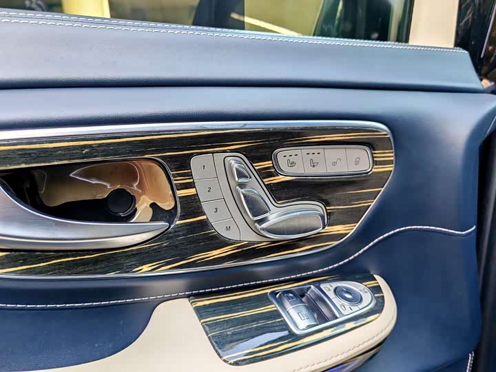 Фото 6 - Mercedes-Benz V-Class