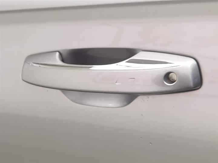 Фото 18 - Geely Monjaro