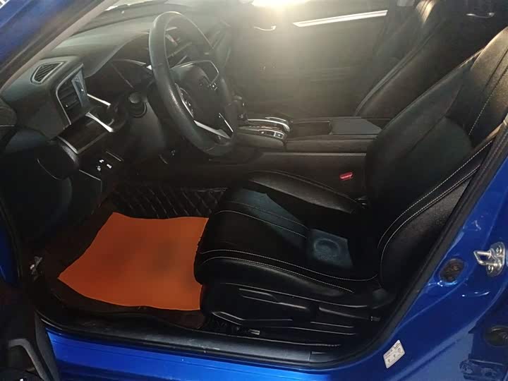 Фото 15 - Honda Civic