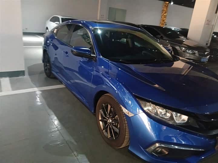 Фото 4 - Honda Civic