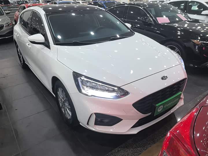 Фото 4 - Ford Focus