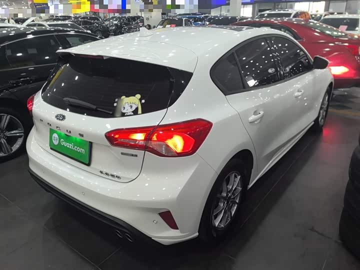 Фото 7 - Ford Focus