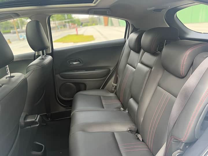 Фото 12 - Honda Vezel