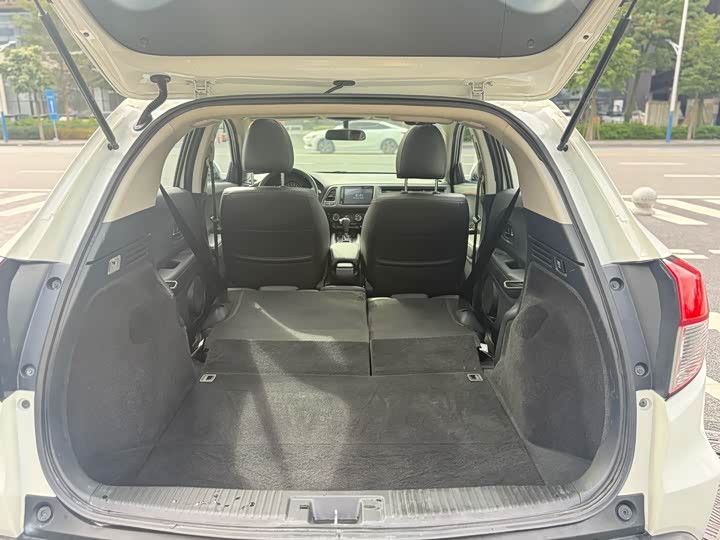 Фото 13 - Honda Vezel