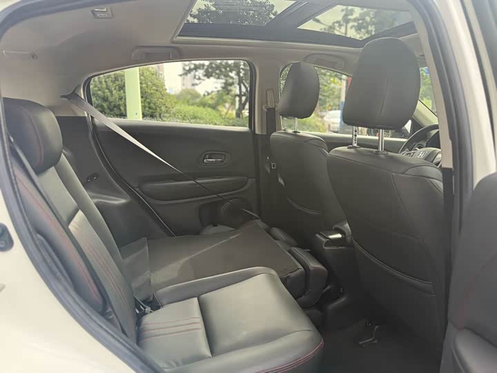 Фото 14 - Honda Vezel