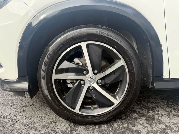 Фото 16 - Honda Vezel