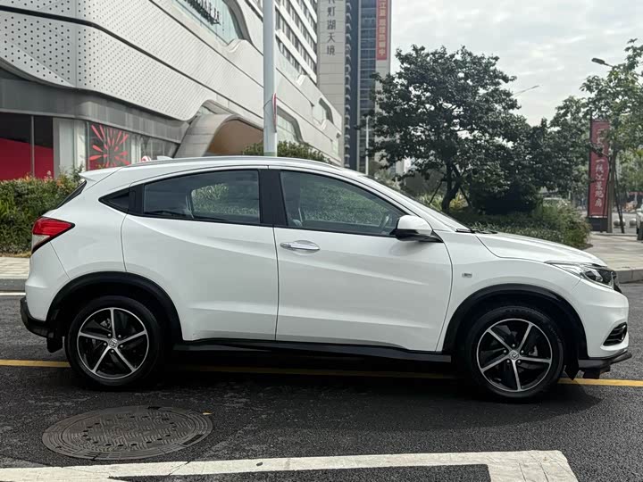 Фото 4 - Honda Vezel