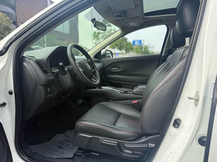 Фото 8 - Honda Vezel