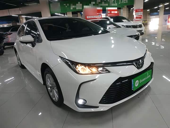 Фото 4 - Toyota Corolla