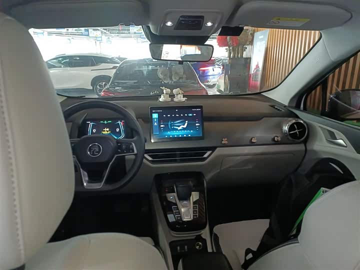 Фото 10 - BYD Yuan Pro