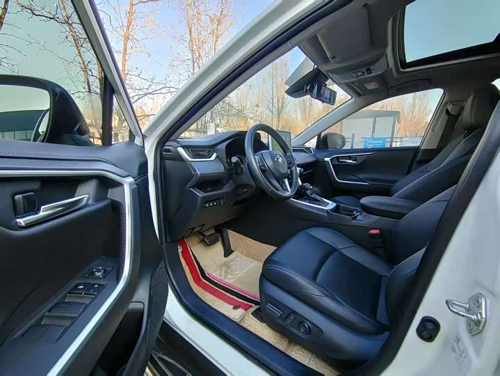 Фото 5 - Toyota Wildlander