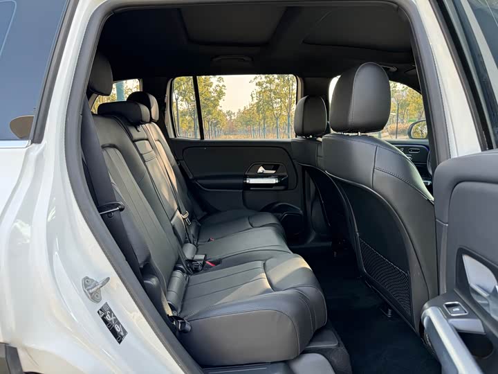 Фото 11 - Mercedes-Benz EQB