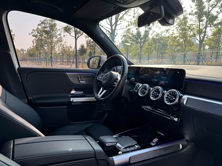 Фото 13 - Mercedes-Benz EQB