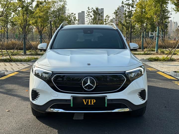 Фото 2 - Mercedes-Benz EQB