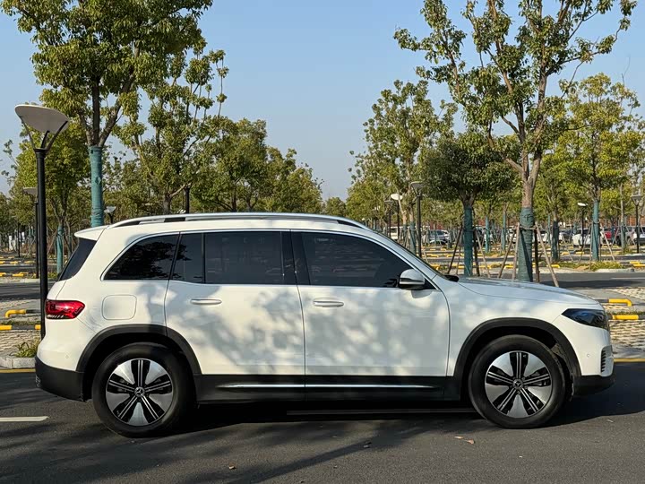 Фото 4 - Mercedes-Benz EQB