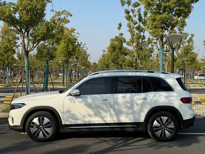 Фото 5 - Mercedes-Benz EQB