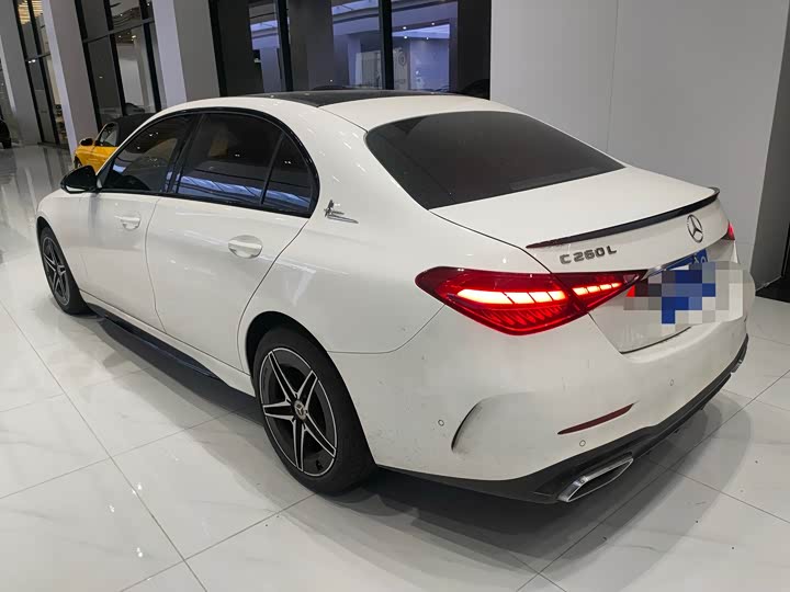 Фото 10 - Mercedes-Benz C-Class