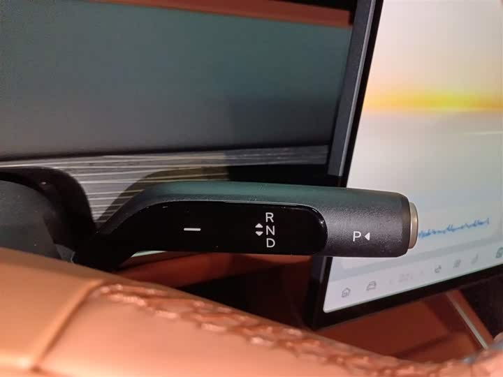 Фото 14 - Nio Onvo L60