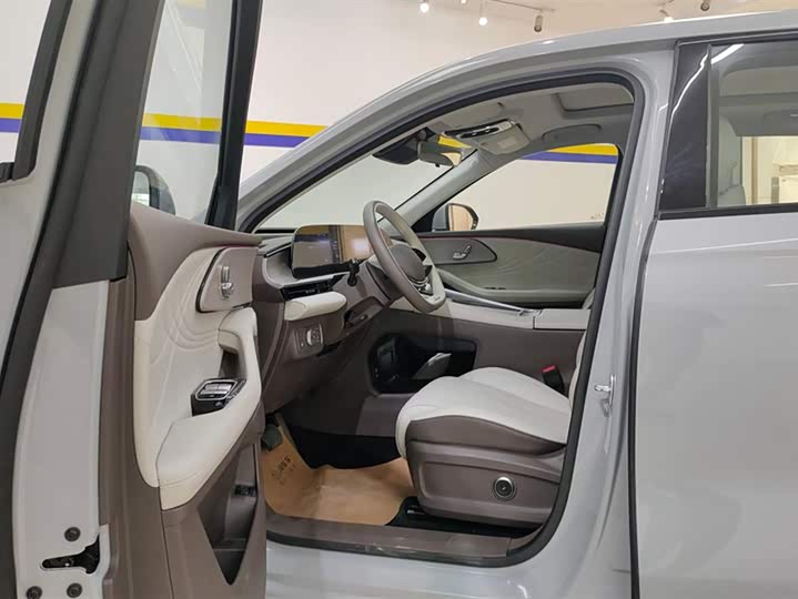 Фото 9 - Exeed RX C-DM Hybrid