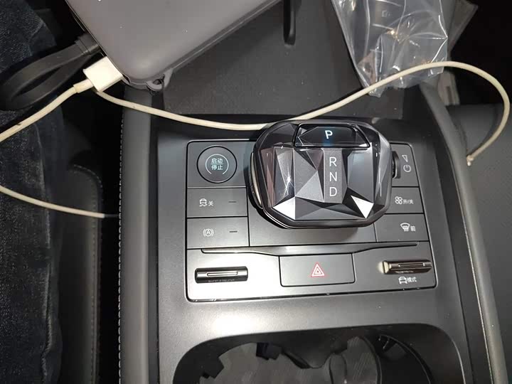 Фото 14 - BYD Qin L