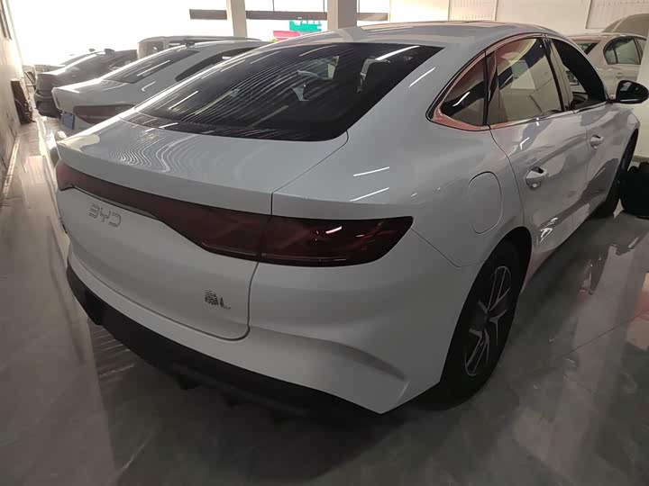 Фото 7 - BYD Qin L