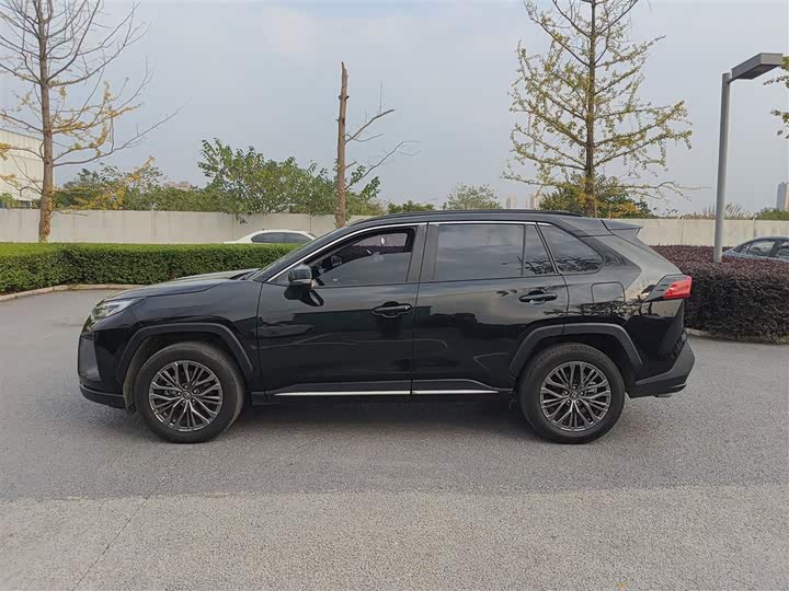 Фото 5 - Toyota Wildlander