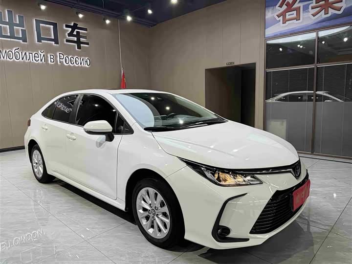 Фото 3 - Toyota Corolla