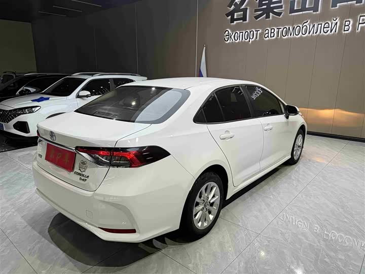 Фото 4 - Toyota Corolla