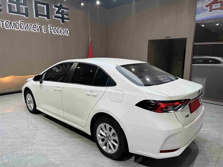 Фото 6 - Toyota Corolla