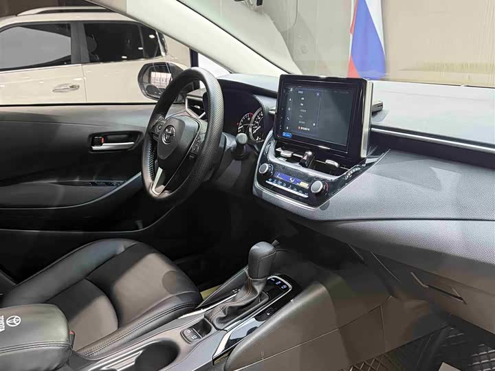 Фото 9 - Toyota Corolla