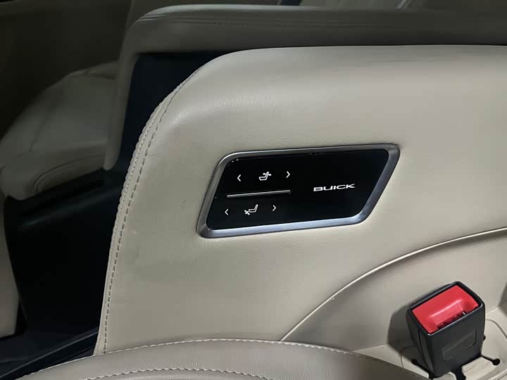 Фото 8 - Buick GL8 ES