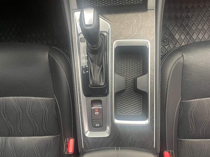 Фото 17 - Nissan Teana