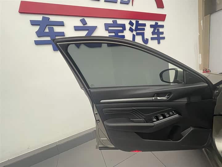 Фото 21 - Nissan Teana