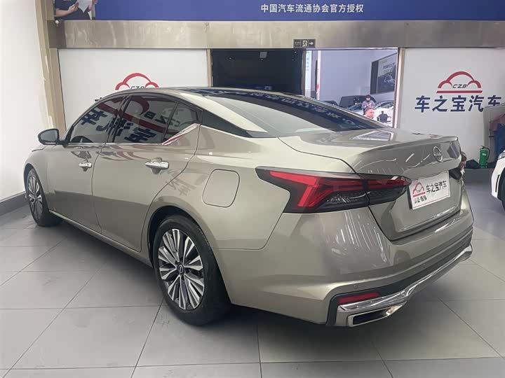 Фото 7 - Nissan Teana