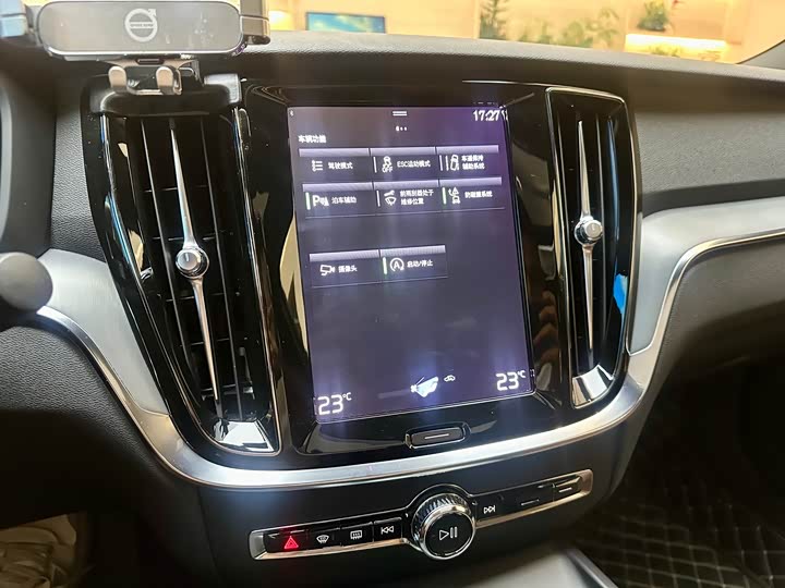 Фото 11 - Volvo S60