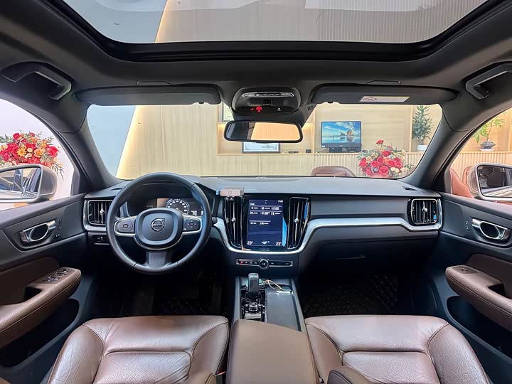 Фото 13 - Volvo S60