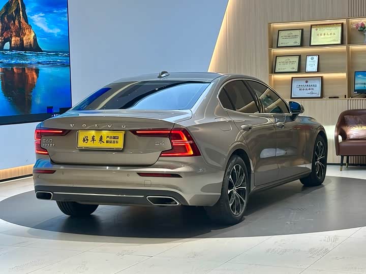 Фото 17 - Volvo S60